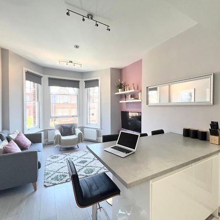 2 Bedroom Apartment In South Hampstead Londra Esterno foto