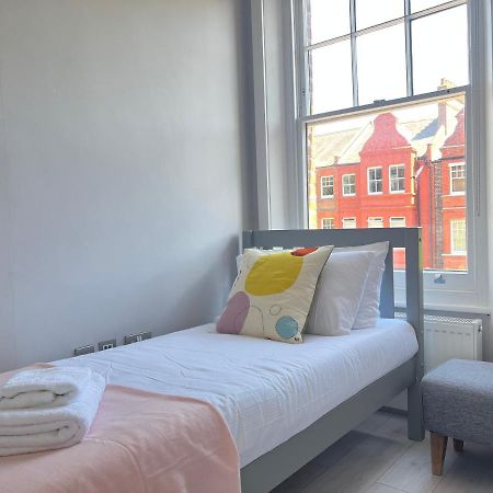 2 Bedroom Apartment In South Hampstead Londra Esterno foto