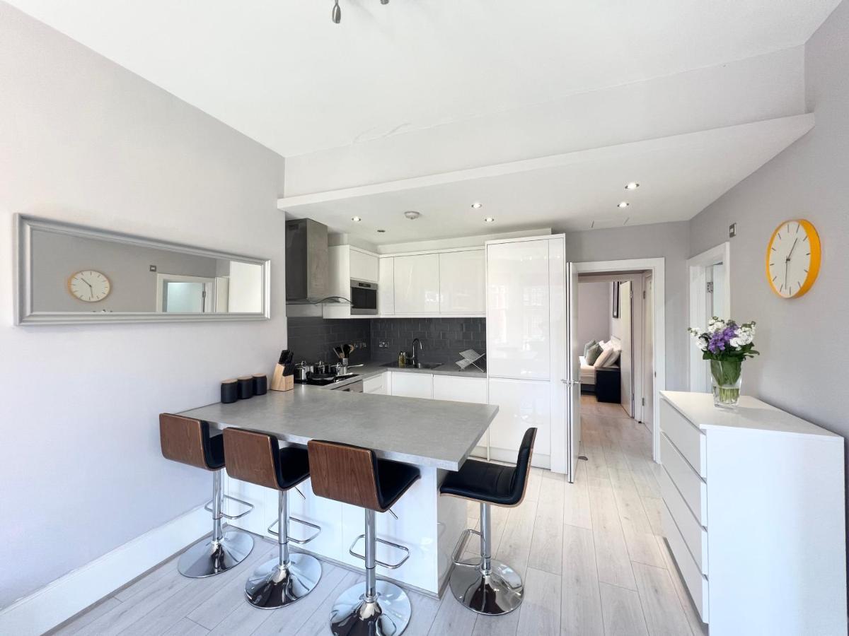 2 Bedroom Apartment In South Hampstead Londra Esterno foto