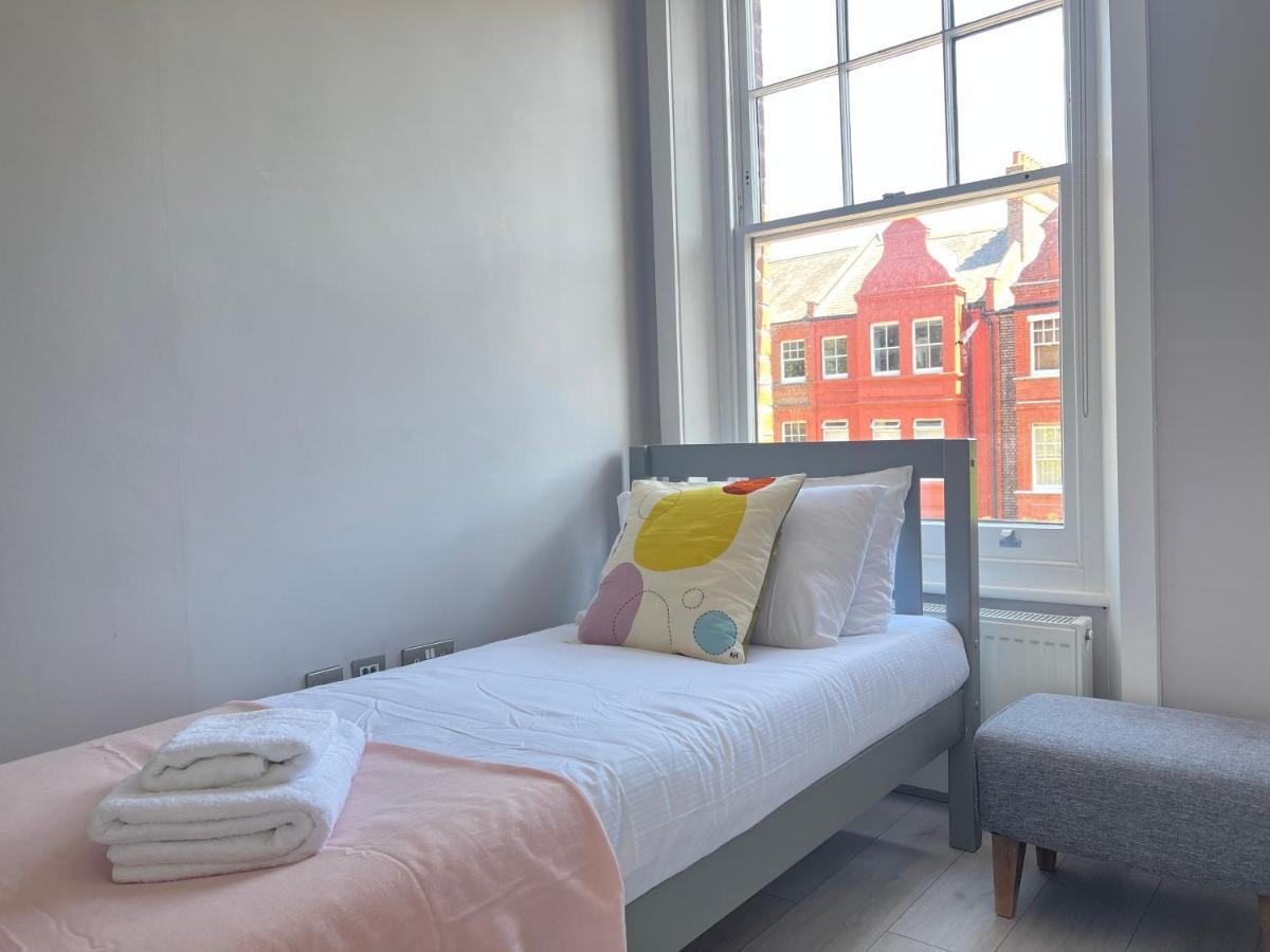 2 Bedroom Apartment In South Hampstead Londra Esterno foto
