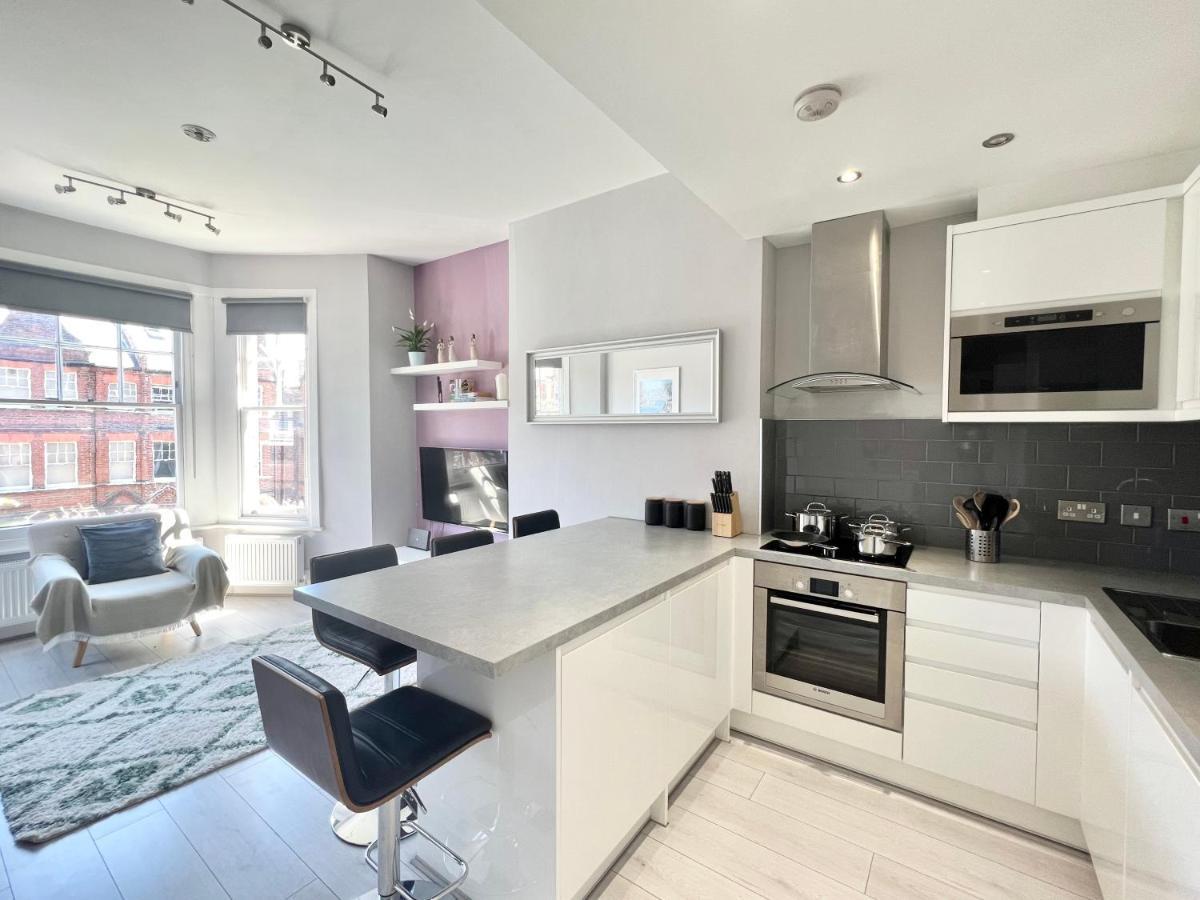 2 Bedroom Apartment In South Hampstead Londra Esterno foto