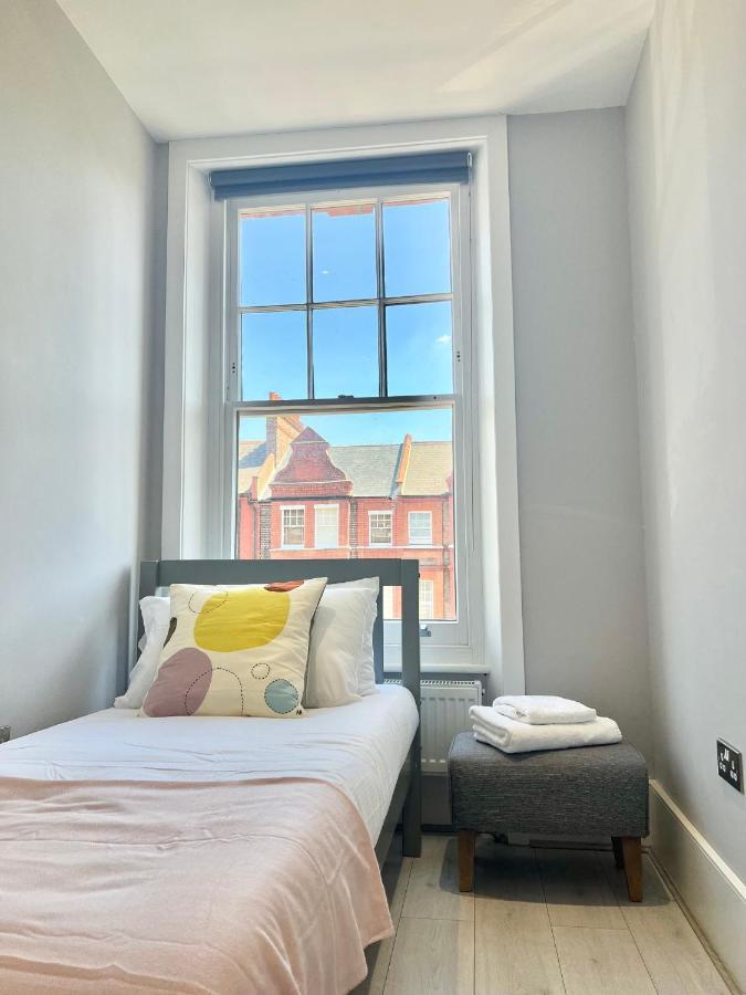 2 Bedroom Apartment In South Hampstead Londra Esterno foto