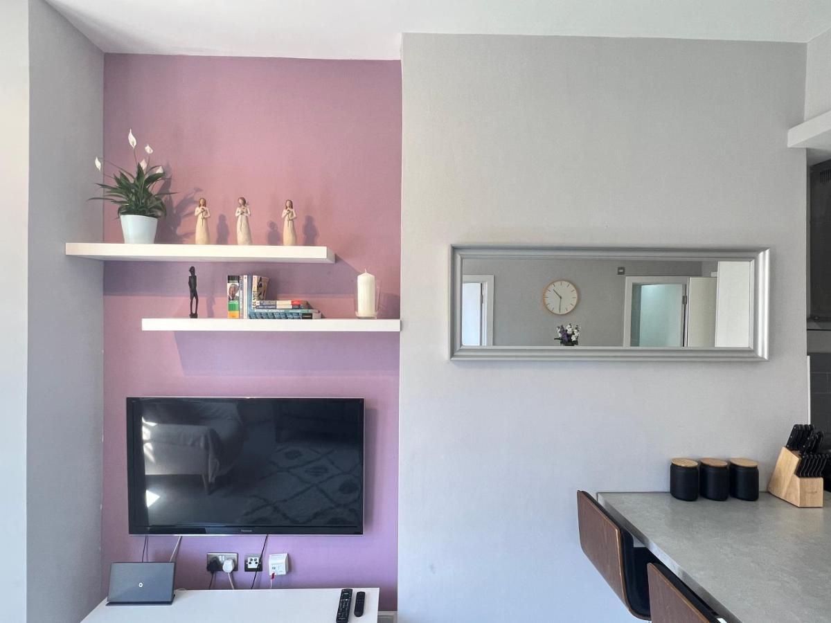 2 Bedroom Apartment In South Hampstead Londra Esterno foto